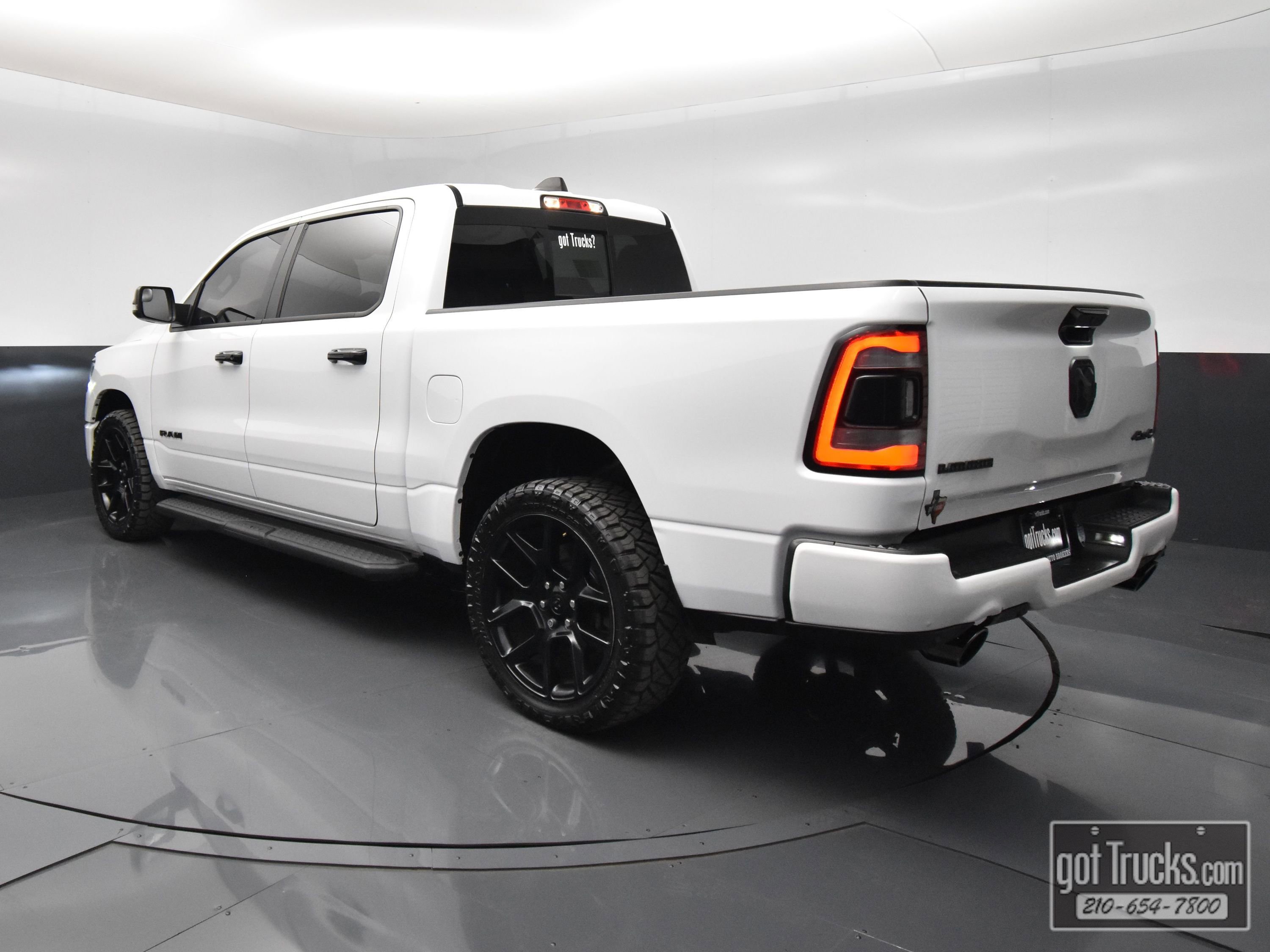 Used 2023 RAM 1500 Laramie AWD/4WD image 5