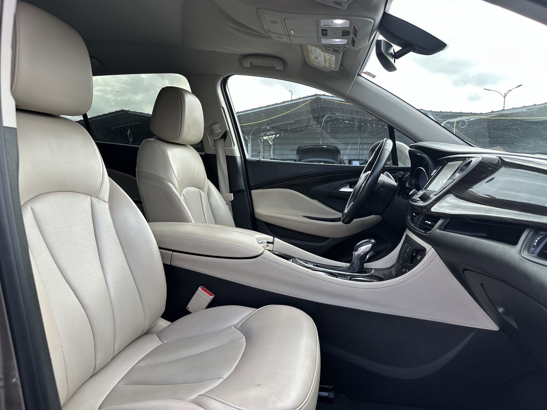 Used 2019 Buick Envision Essence FWD image 22