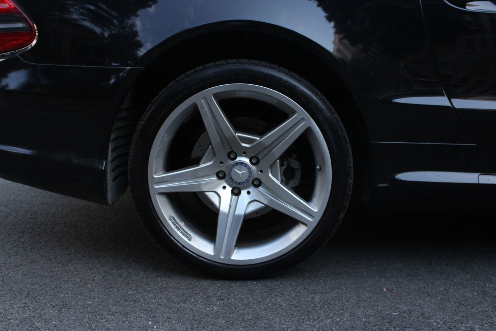 Used 2011 Mercedes-Benz SL 550 image 7