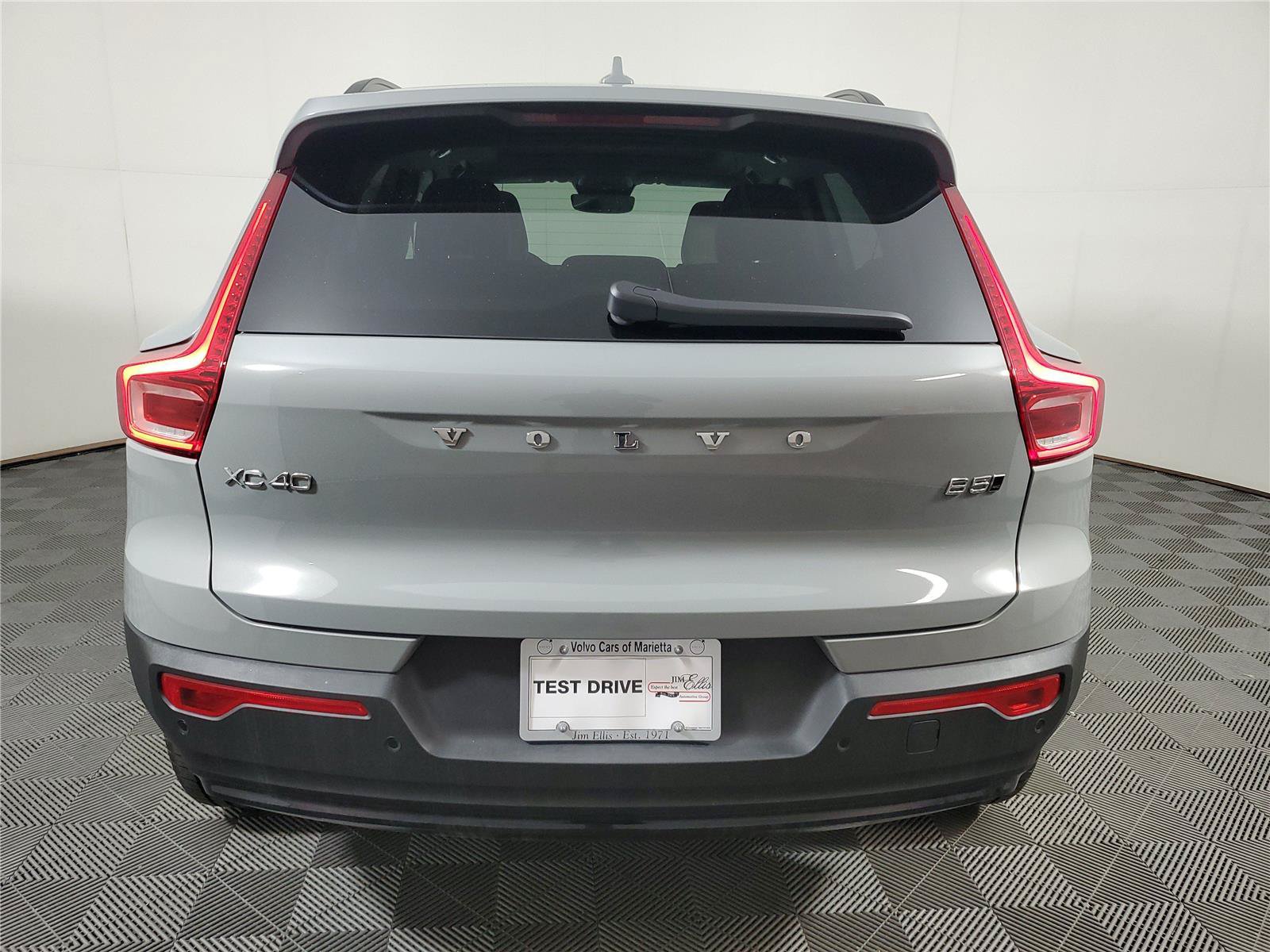 New 2026 Volvo XC40 B5 Plus w/ Protection Package Premier AWD/4WD image 5
