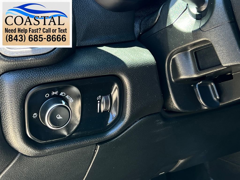 Used 2021 RAM 2500 Tradesman w/ Chrome Appearance Group AWD/4WD image 9