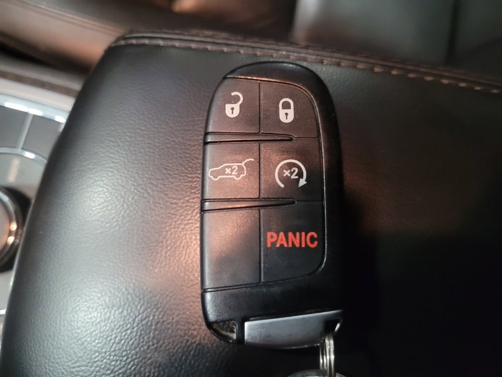 Used 2019 Jeep Cherokee Limited image 32