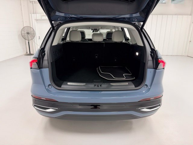 Used 2026 Lincoln Nautilus Reserve AWD/4WD image 25
