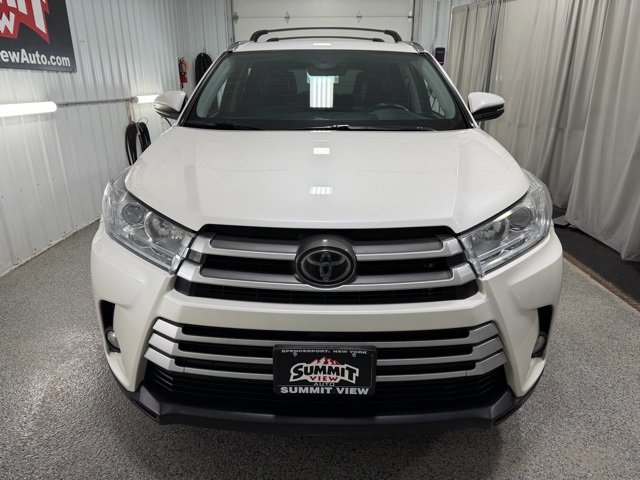 Used 2019 Toyota Highlander XLE image 2