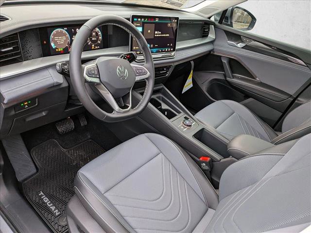 New 2026 Volkswagen Tiguan SE AWD/4WD image 3