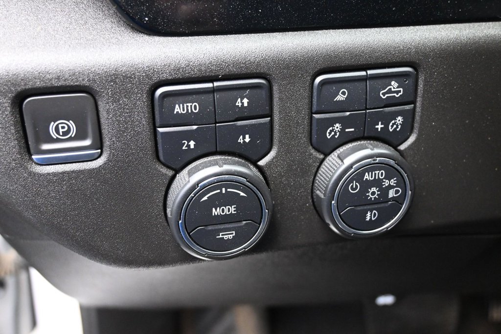Used 2023 Chevrolet Silverado 1500 LTZ w/ LTZ Convenience Package II AWD/4WD image 12