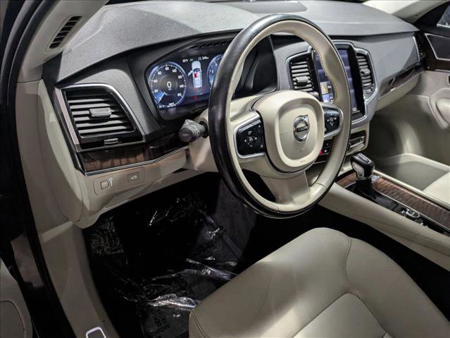 Used 2016 Volvo XC90 T6 Momentum w/ Momentum Plus Package image 10