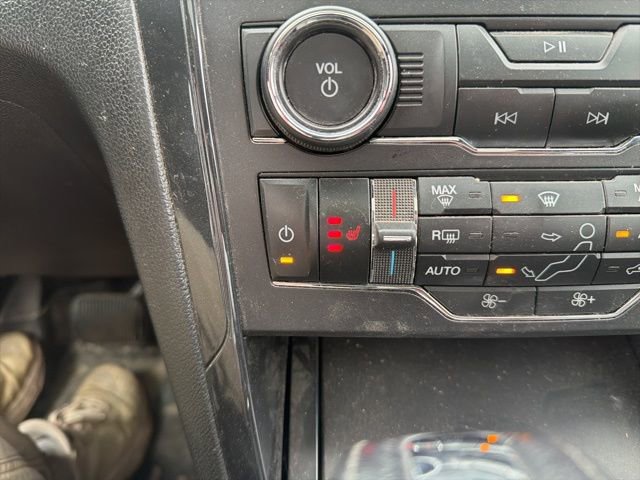 Used 2018 Ford Explorer XLT w/ Equipment Group 202A image 30