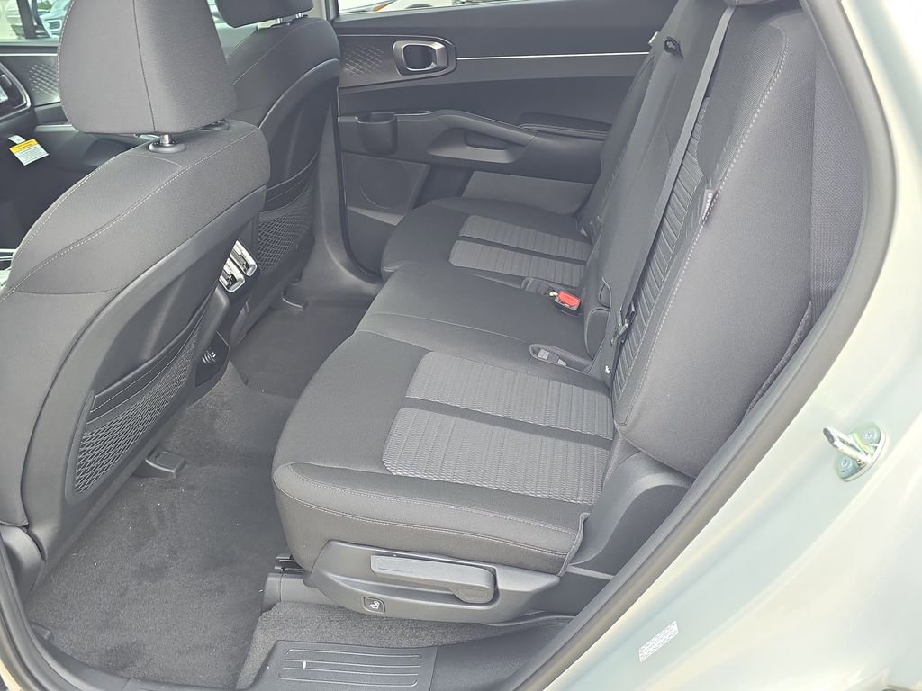 New 2026 Kia Sorento LX image 18