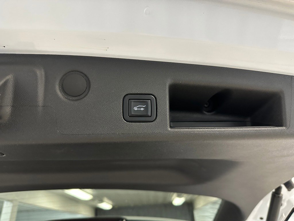 Certified 2022 Chevrolet Equinox RS w/ LPO, Floor Liner Package image 23