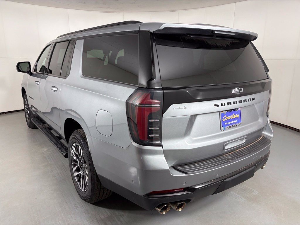 Used 2025 Chevrolet Suburban Z71 AWD/4WD image 7