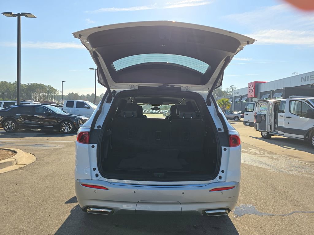 Used 2024 Buick Enclave Premium image 17