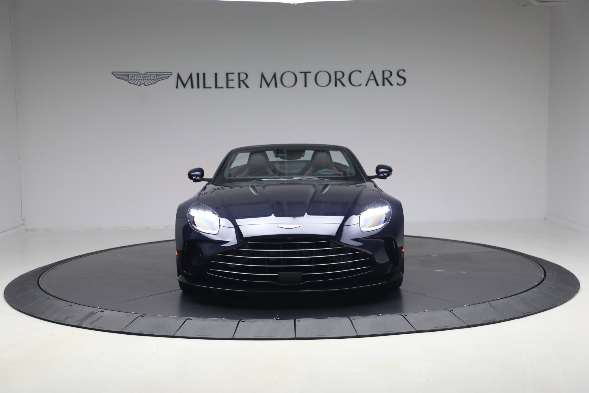 New 2026 Aston Martin V8 Vantage Roadster image 12