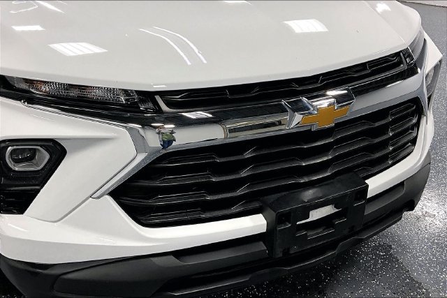 Used 2024 Chevrolet TrailBlazer LS FWD image 27