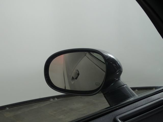 Used 2019 Dodge Challenger SXT image 31