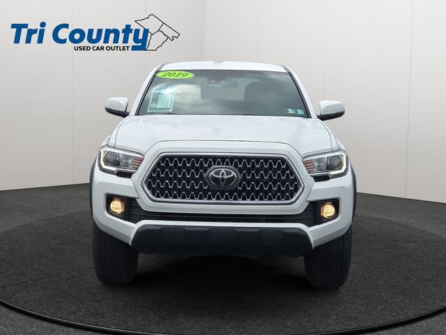 Certified 2019 Toyota Tacoma TRD Off-Road AWD/4WD image 2