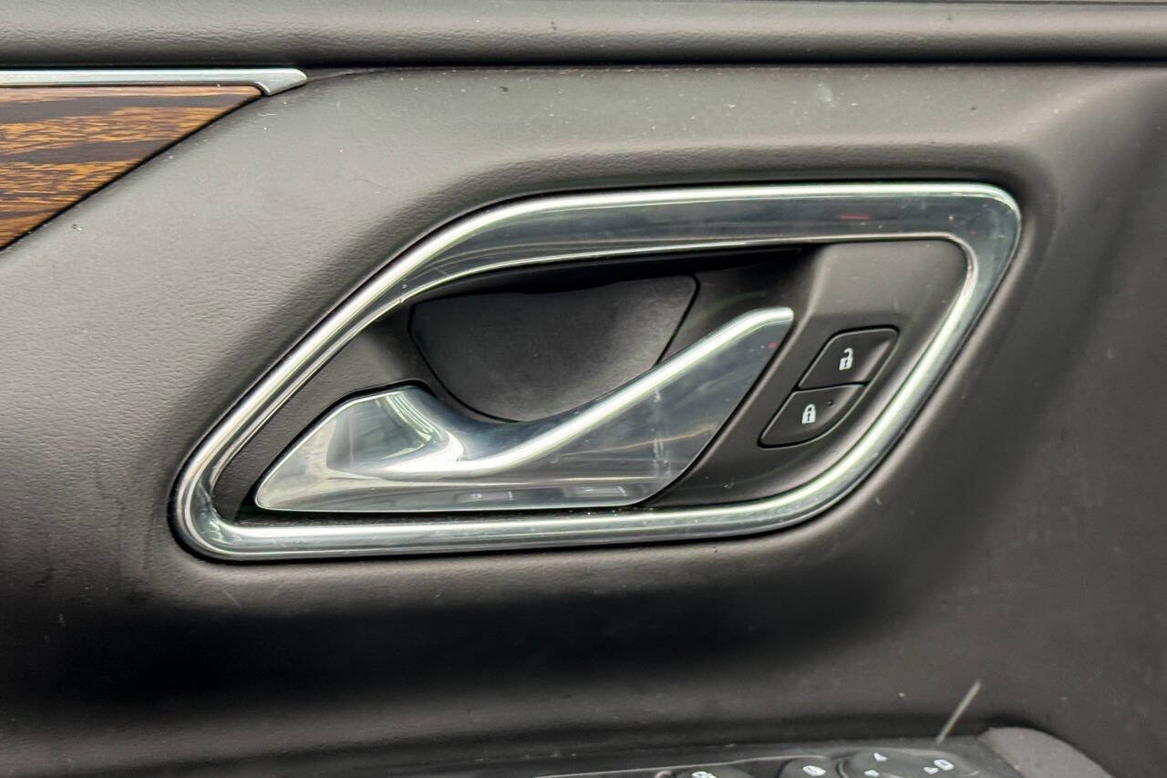 Used 2023 Chevrolet Suburban Premier image 26