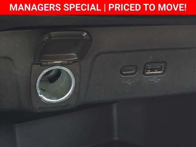 Certified 2025 Chevrolet Trax LT FWD image 29