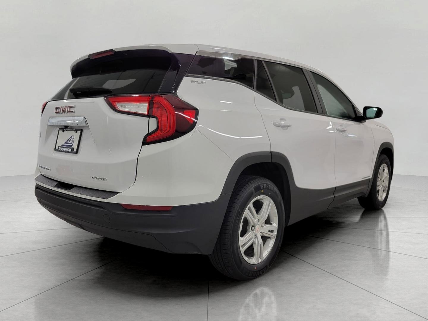 Used 2024 GMC Terrain SLE image 20