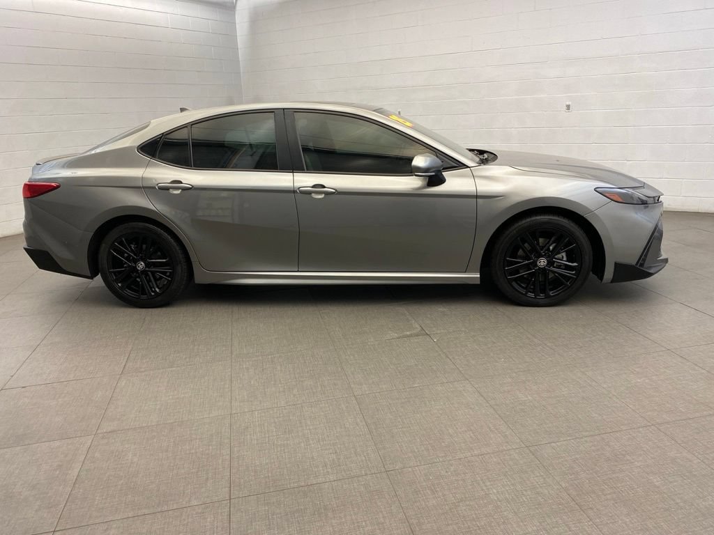 Used 2025 Toyota Camry SE w/ Convenience Package FWD image 7
