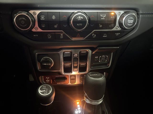 Used 2025 Jeep Gladiator Mojave w/ Safety Group AWD/4WD image 8