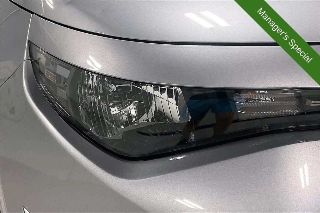 Used 2025 Kia Soul LX w/ LX Technology Package FWD image 34