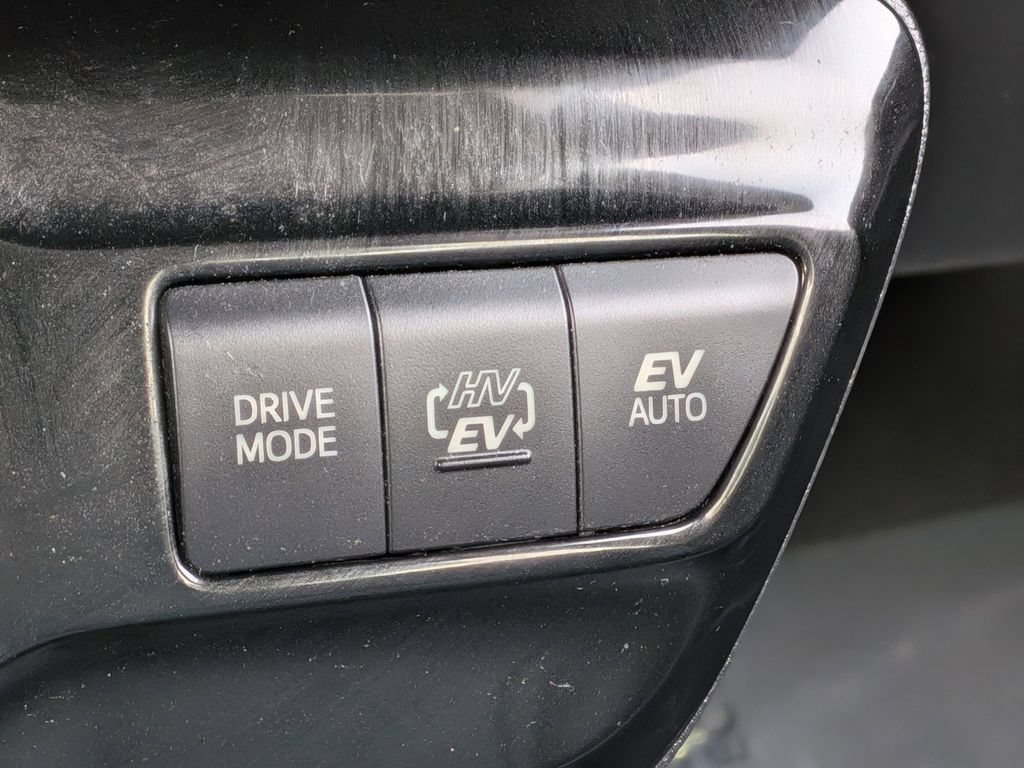 Used 2020 Toyota Prius Prime Limited FWD image 24