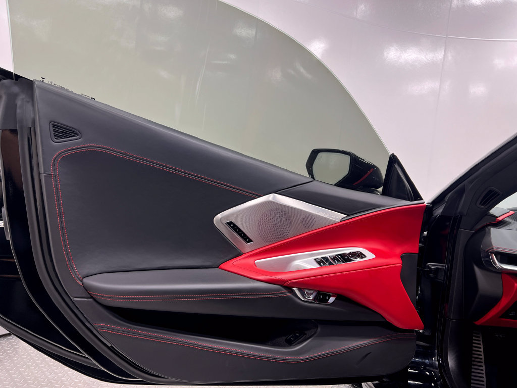 Used 2021 Chevrolet Corvette Stingray Premium Conv w/ Z51 Performance Package RWD image 15