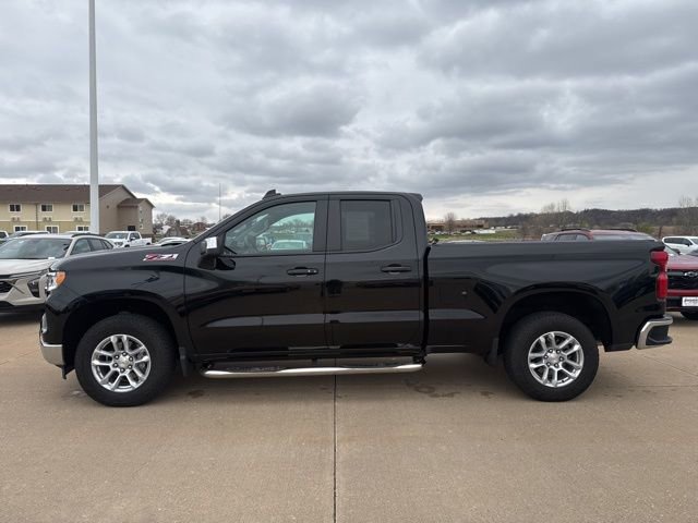 Used 2023 Chevrolet Silverado 1500 LT w/ Z71 Off-Road Package image 9