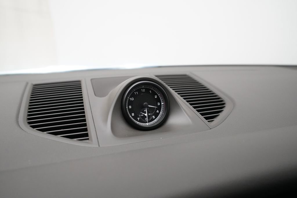 Certified 2023 Porsche Macan image 22