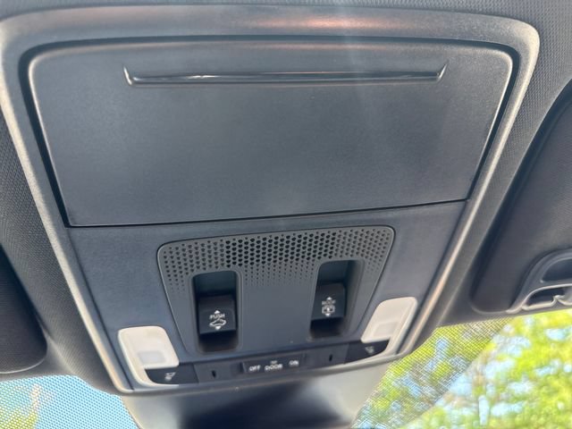 Used 2025 Honda Pilot Black Edition image 39