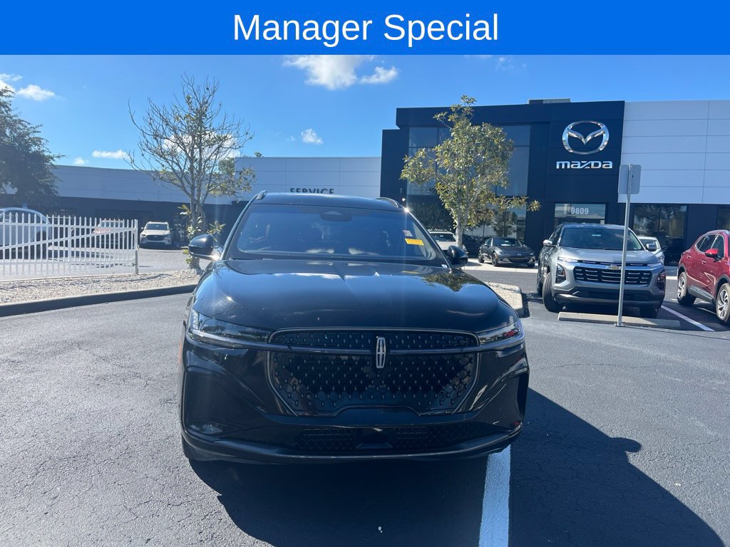 Used 2024 Lincoln Nautilus Black Label w/ Jet Appearance Package (87T) AWD/4WD image 2