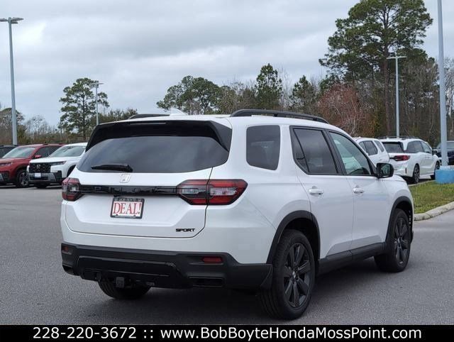New 2026 Honda Pilot Sport image 5