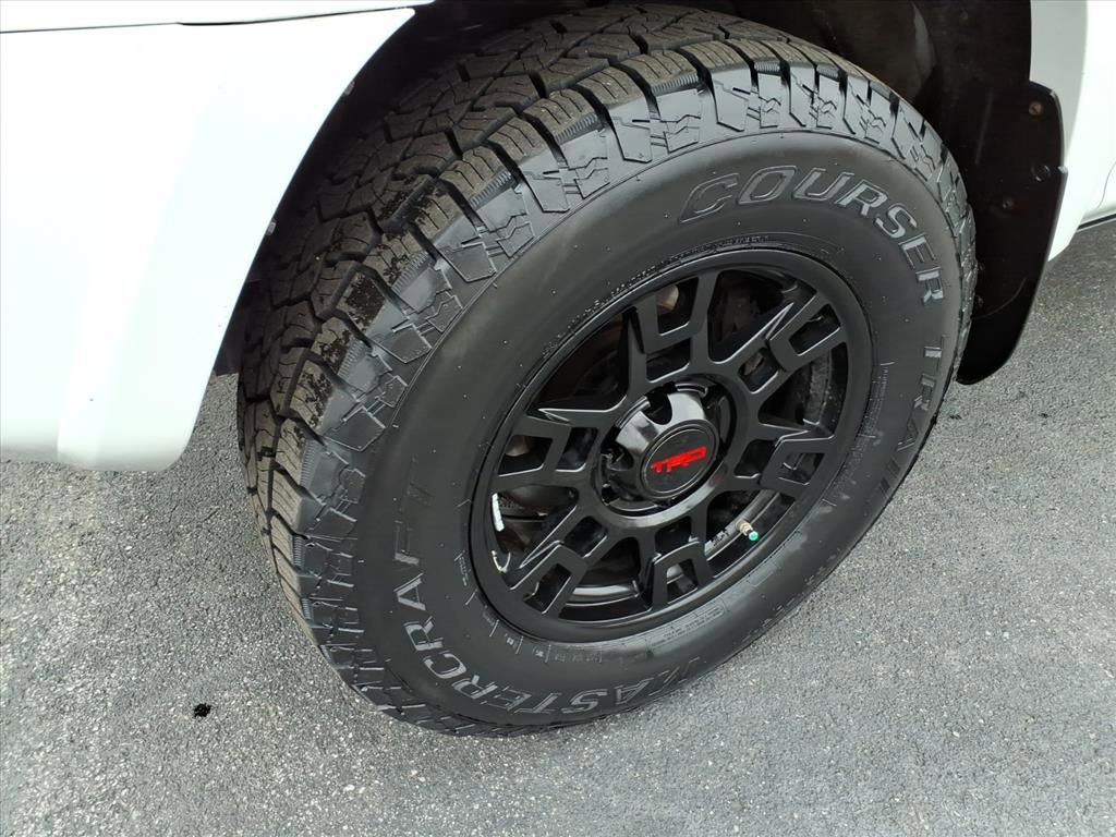 Used 2020 Toyota 4Runner TRD Off-Road Premium image 12