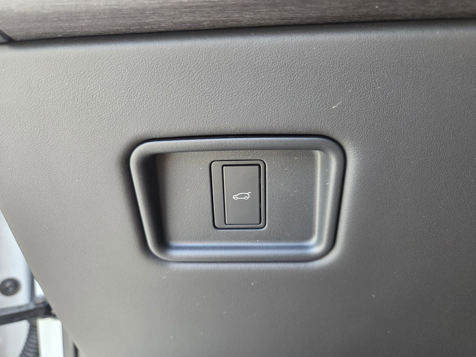 New 2025 Land Rover Range Rover Long Wheelbase SE image 16