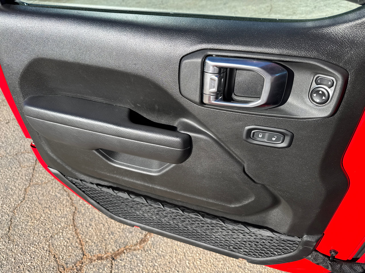 Used 2025 Jeep Wrangler Willys image 9