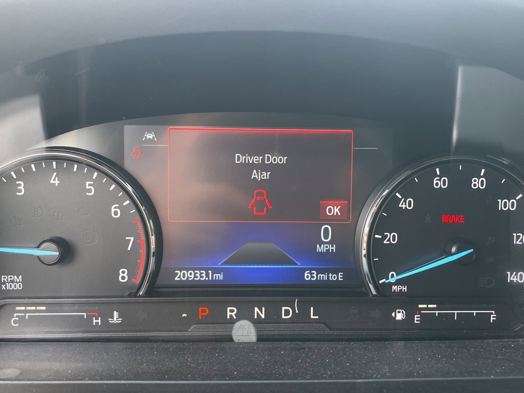 Used 2022 Ford Explorer XLT w/ Equipment Group 202A image 8