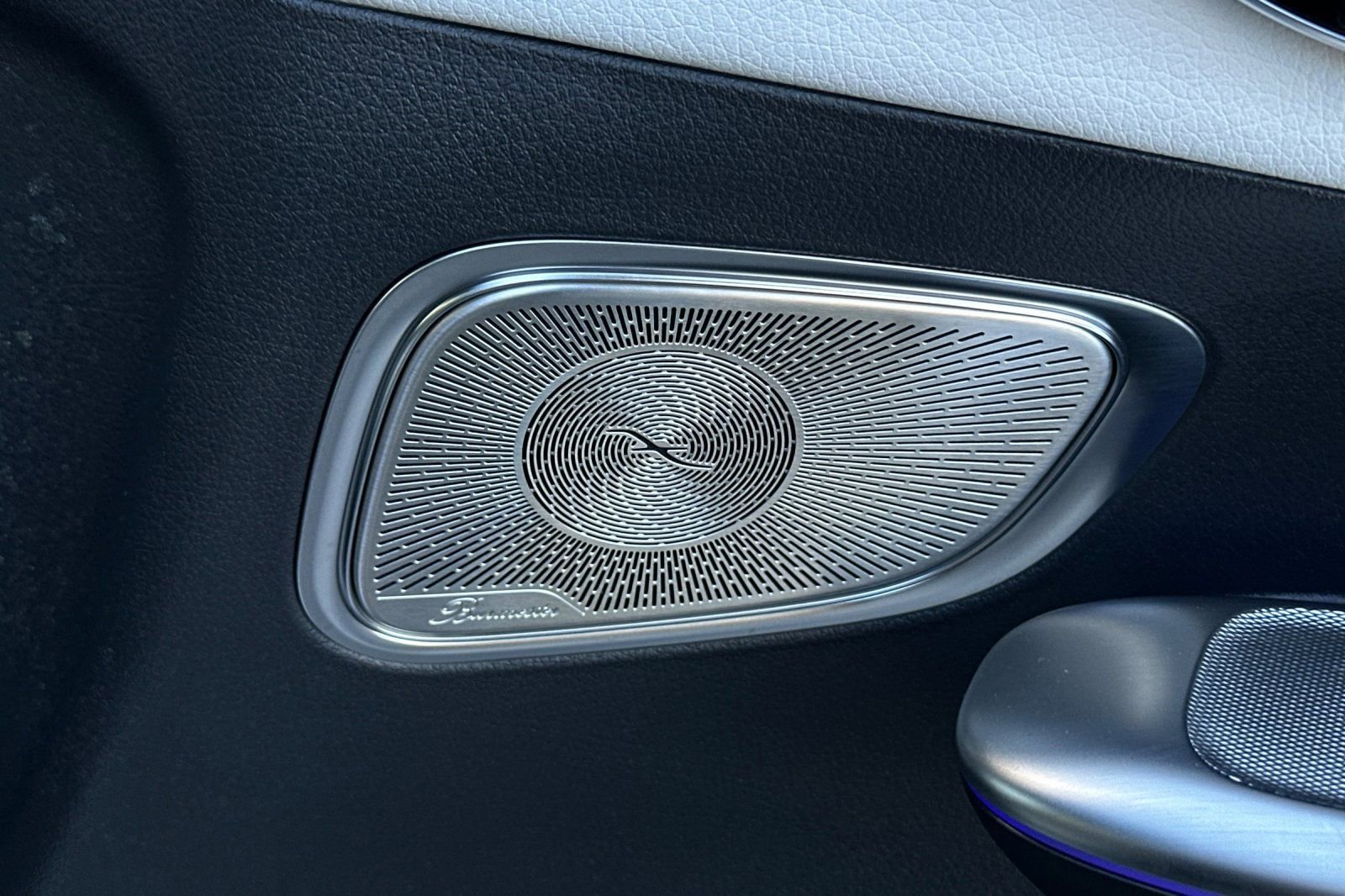 Used 2025 Mercedes-Benz GLC 350e 4MATIC image 32