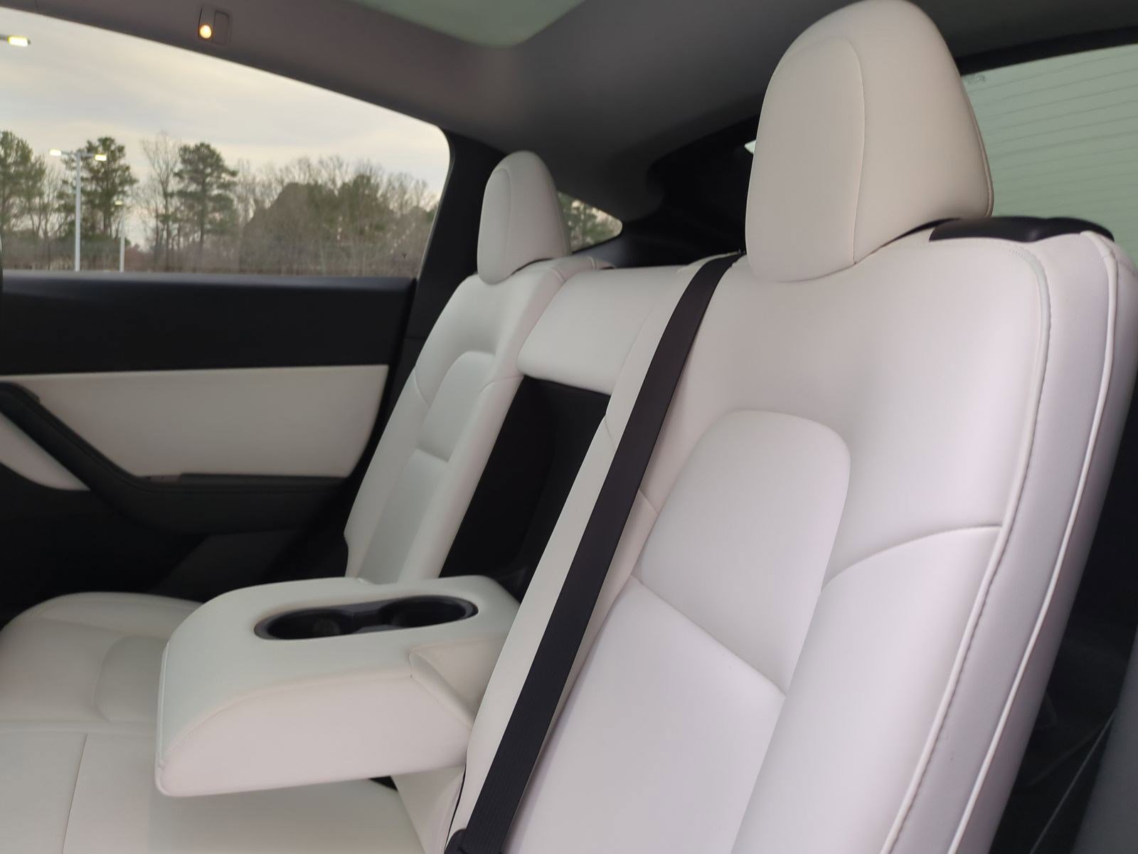 Used 2021 Tesla Model Y 2WD image 31