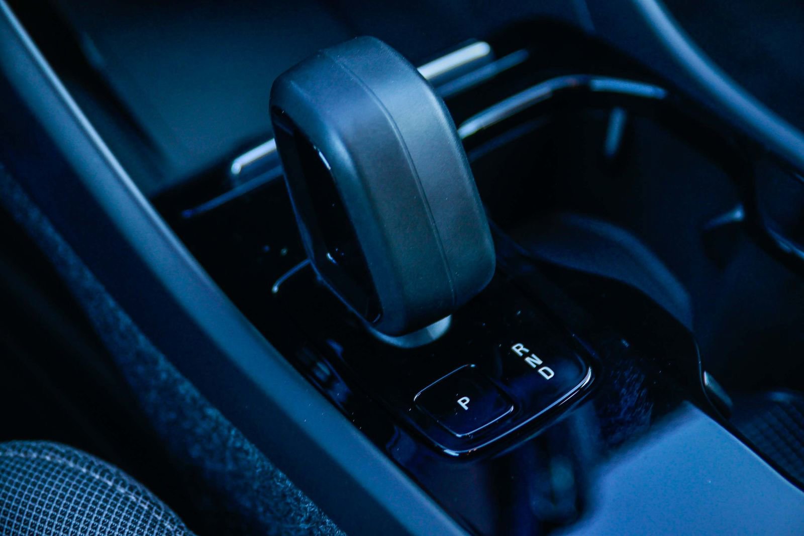 Used 2023 Volvo XC40 Recharge Core image 23