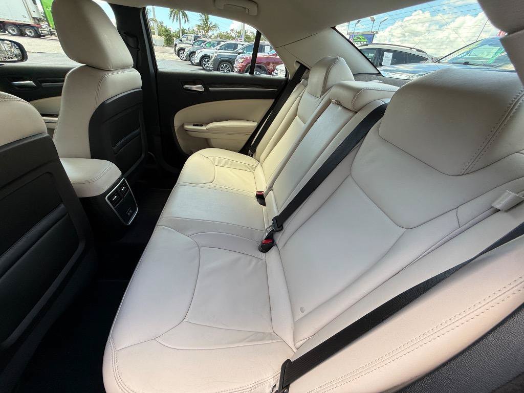 Used 2017 Chrysler 300 Limited RWD image 17