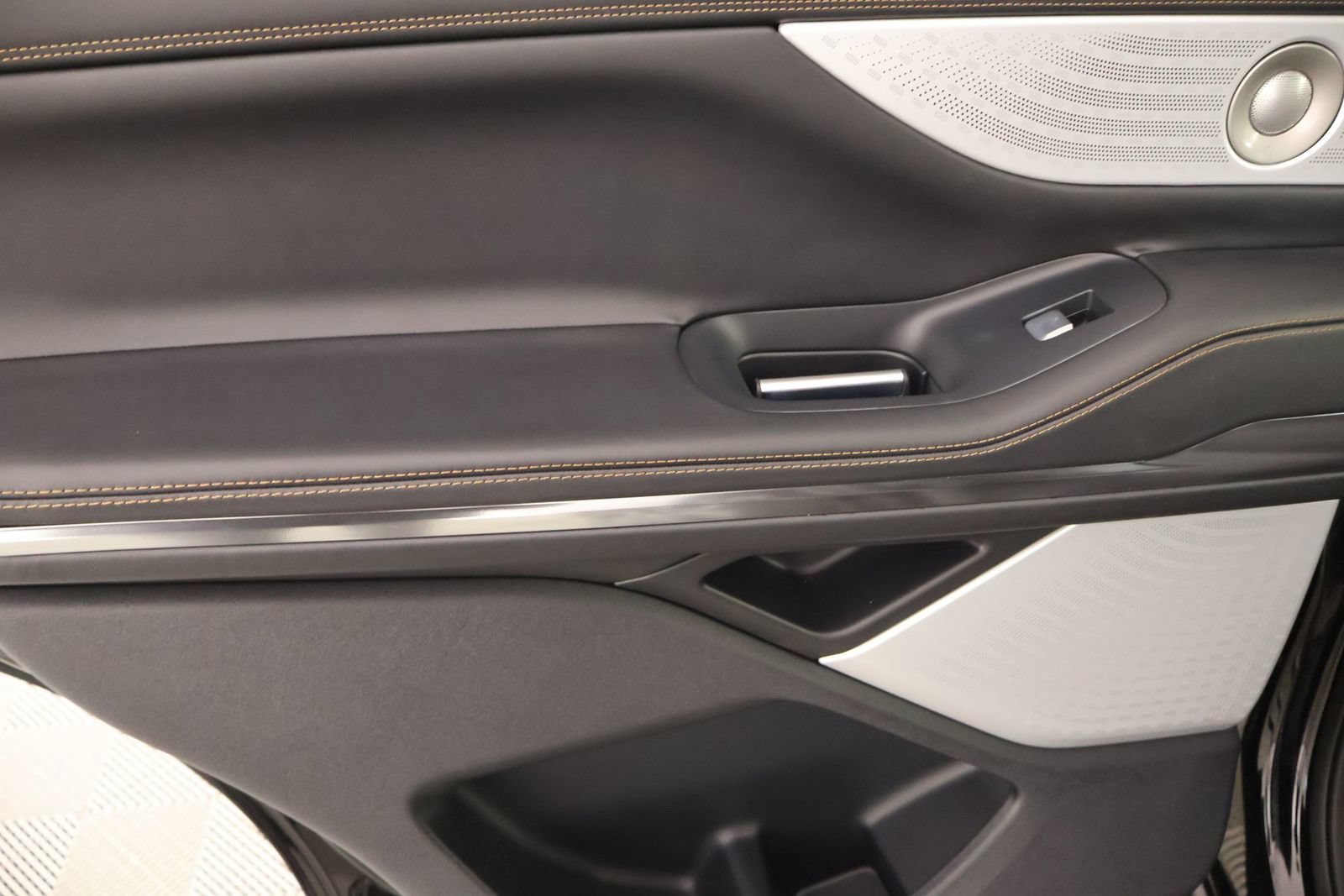 New 2026 Lincoln Navigator Black Label AWD/4WD image 18