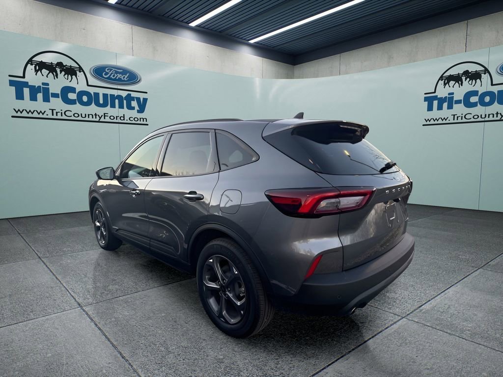 Used 2025 Ford Escape ST-Line w/ Equipment Group 301A image 4