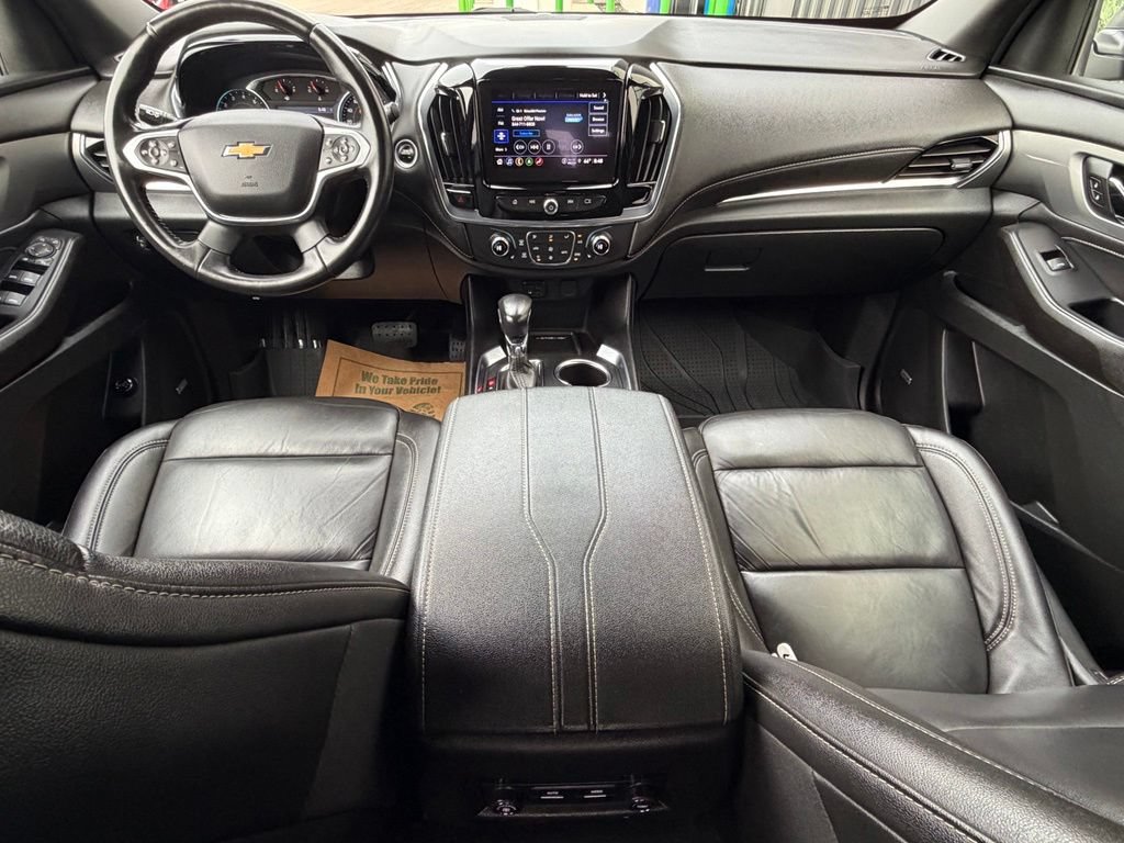 Used 2022 Chevrolet Traverse LT w/ LT Premium Package AWD/4WD image 12