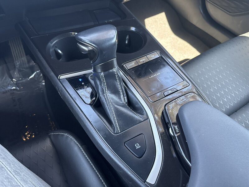 Used 2020 Lexus UX 200 w/ Accessory Package FWD image 45