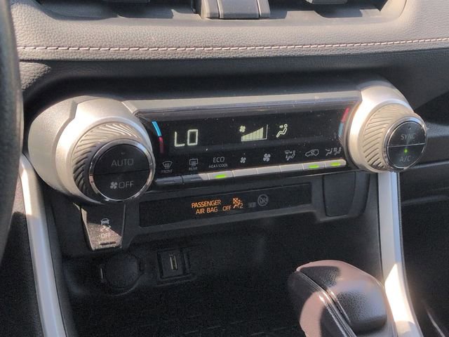Used 2021 Toyota RAV4 LE AWD/4WD image 19