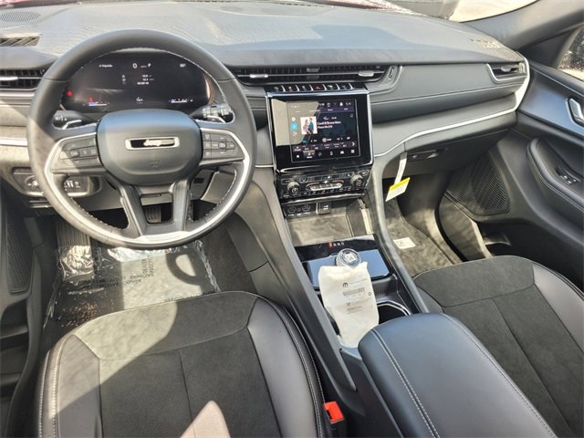 New 2025 Jeep Grand Cherokee Altitude image 9