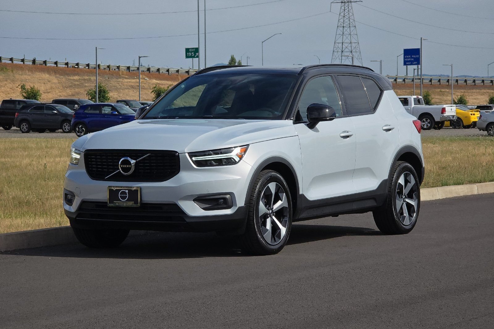 Used 2020 Volvo XC40 T5 R-Design w/ Protection Package AWD/4WD image 7