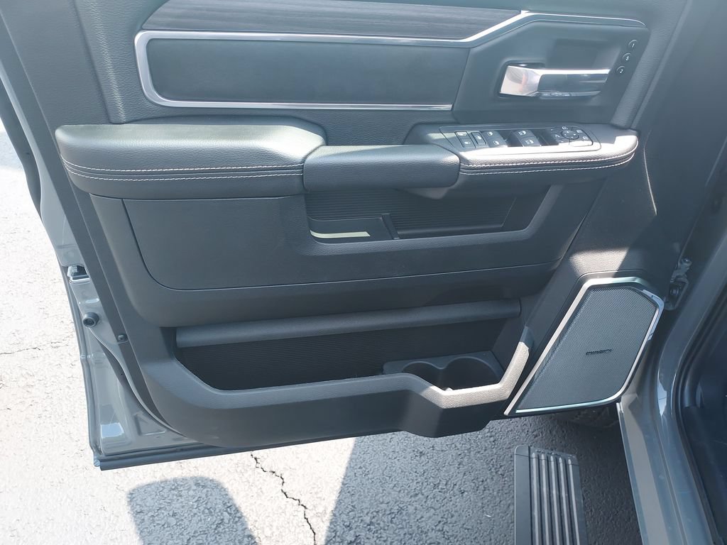 New 2027 RAM 2500 Laramie w/ Night Edition AWD/4WD image 12