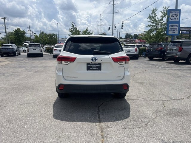 Used 2018 Toyota Highlander XLE image 5